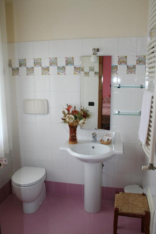Agriturismo La Rosa Tea Villa Urbania Phòng bức ảnh