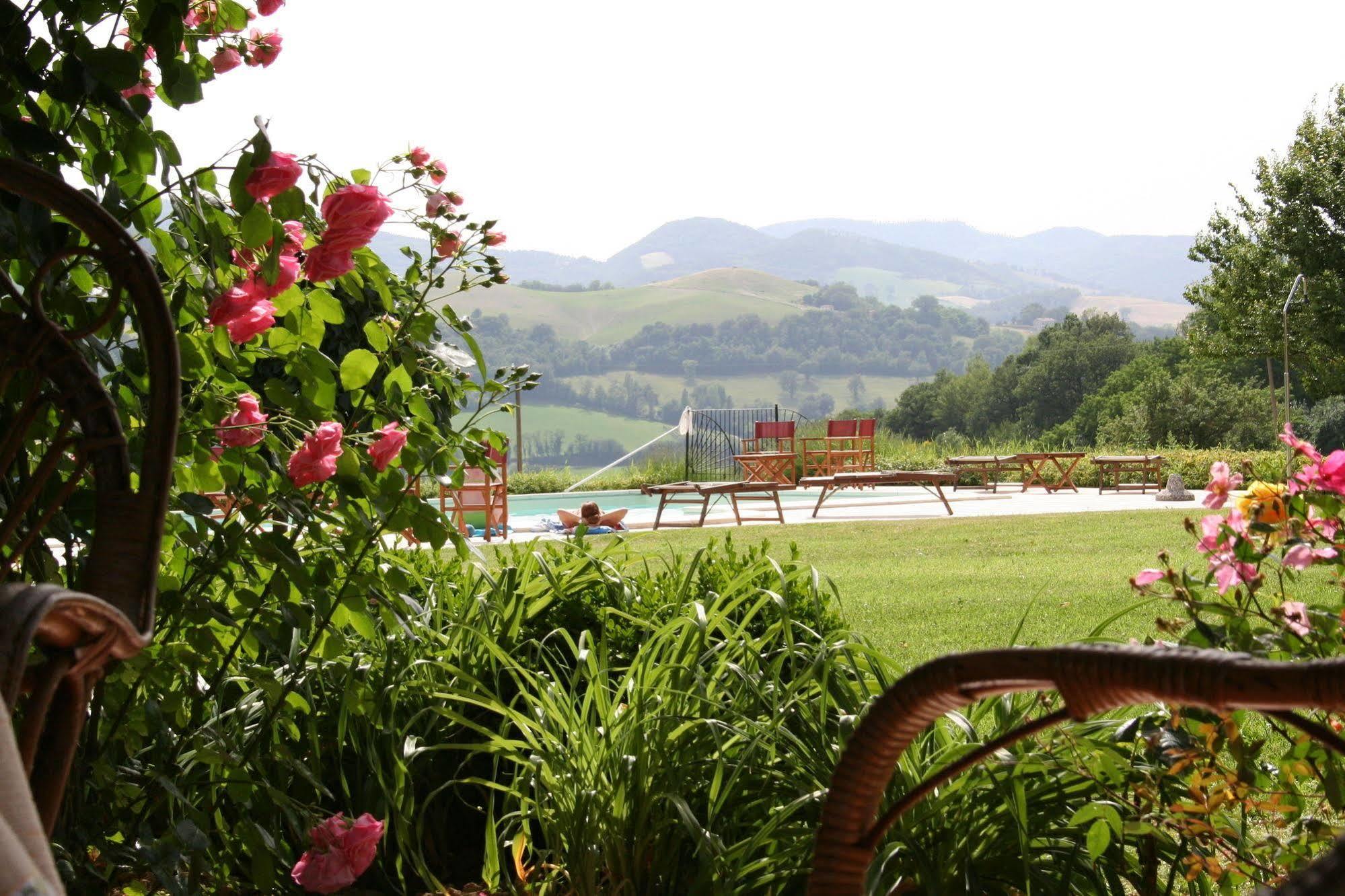 Agriturismo La Rosa Tea Villa Urbania Ngoại thất bức ảnh